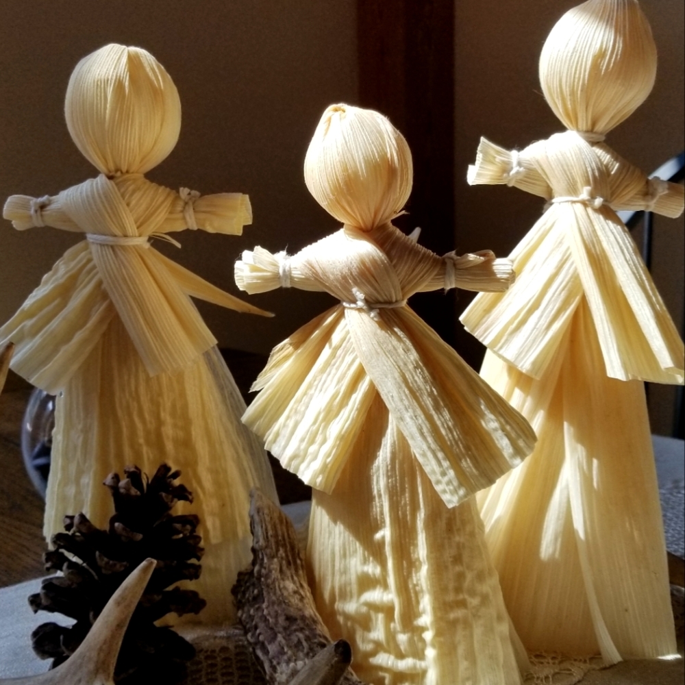Handmade corn husk dolls. 3 for $30 - Picture 2 of 3